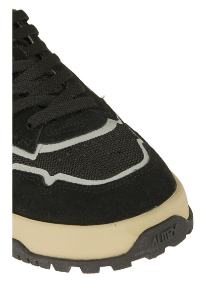 Sneakers Autry Wildpace Low in Mesh e Suede Nero/Bianco