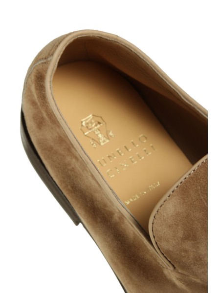 mocassino Brunello Cucinelli in suede con nappine