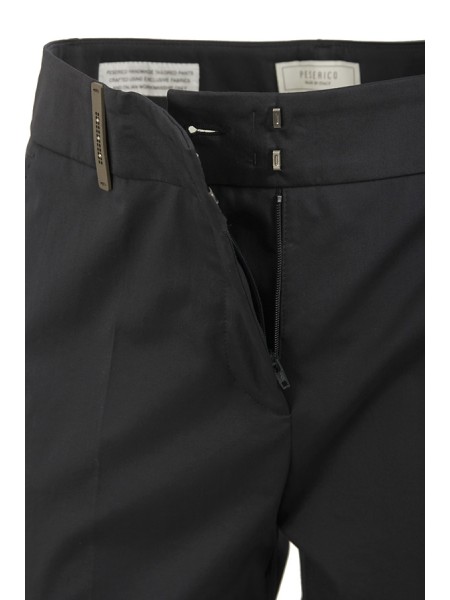 Abbigliamento in raso leggero stretch 98%co 2%ea