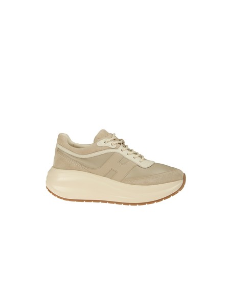 Calzature sneaker tomaia in nappainserti in pelle scamosciatah laterale e dettagli in pelle liscia soletta in memory foam 5mm su
