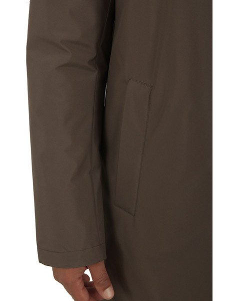 Abbigliamento con cappuccio abbottonatura aperta con zip e bottoni