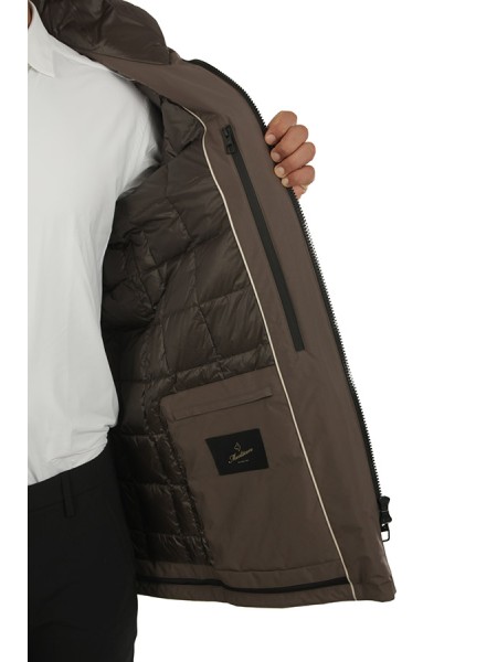 Abbigliamento con cappuccio abbottonatura aperta con zip e bottoni