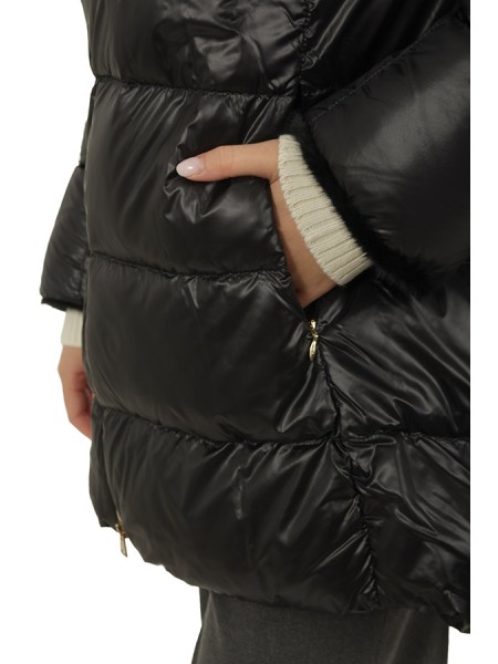 Piumino Herno A-Shape in Nylon Ultralight e Lady Alternative Fur Nero