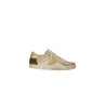Calzature sneaker realizzata in pelle con dettagli in suede scudo oro suola in gomma plantare rimovibile