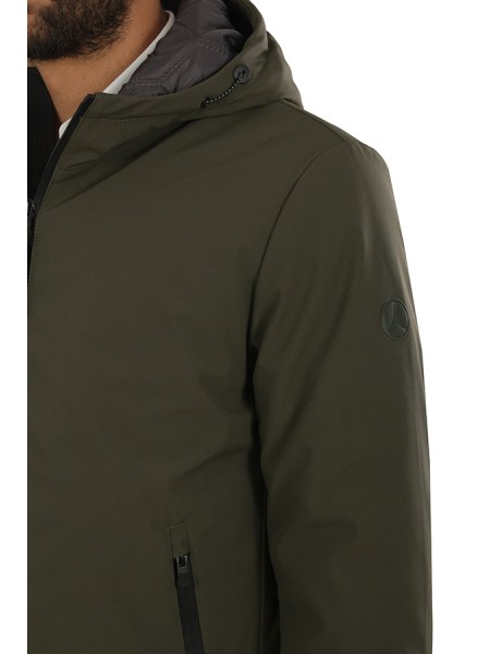 Abbigliamento con cappuccio