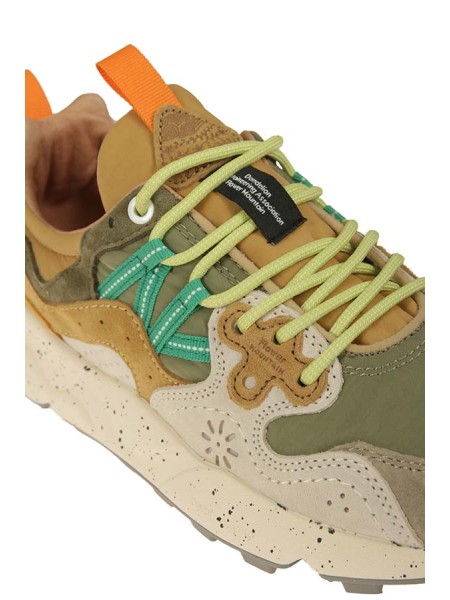 Calzature sneaker in tessuto tecnico con inserti in suede soletta in sughero naturale antibatterico