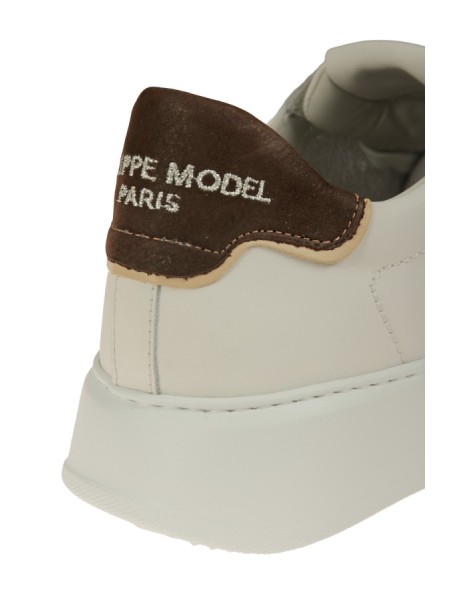 Sneaker temple realizzata in pelle tab marrone fondo gomma