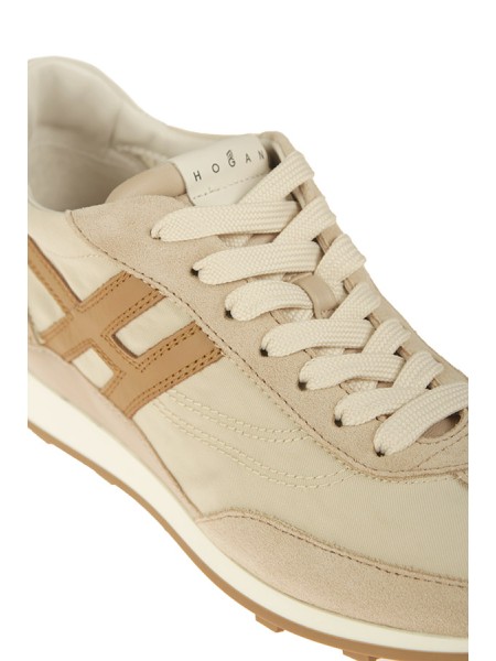 Calzature sneakers hogan athletic tomaia in pelle scamosciata inserti in tessuto tecnico dettagli in nappa soletta in memory foa