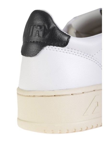 AUTRY black and white leather sneakers
