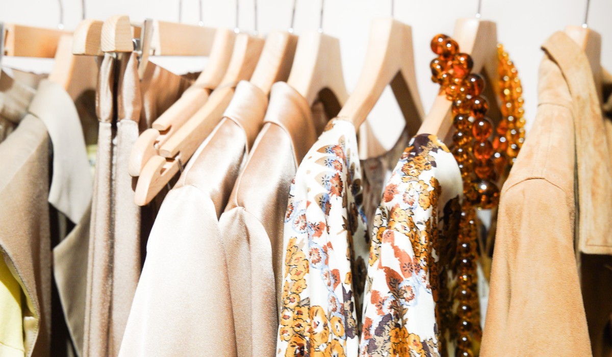 Saldi primavera estate 2025: 3 capi da acquistare subito